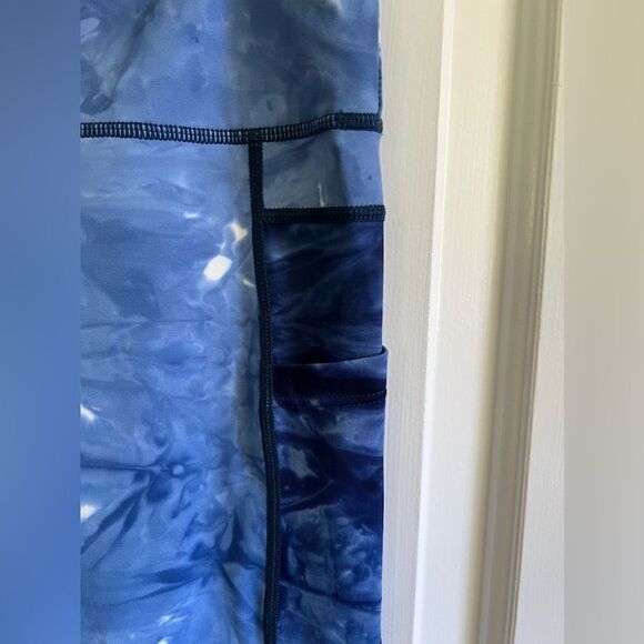 Zyia Hendrix Cropped Leggings - Picture 6 of 11